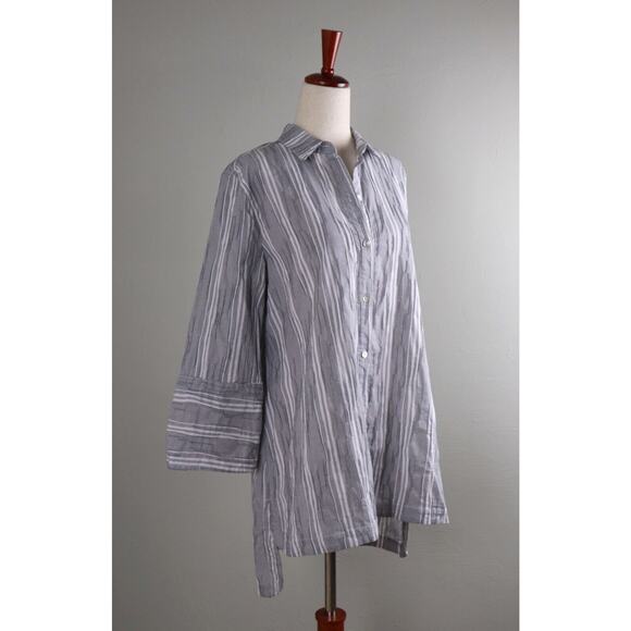 LIV Habitat NWT $115 Textured Seer Sucker Striped Shirt Top Size Small - Picture 2 of 6